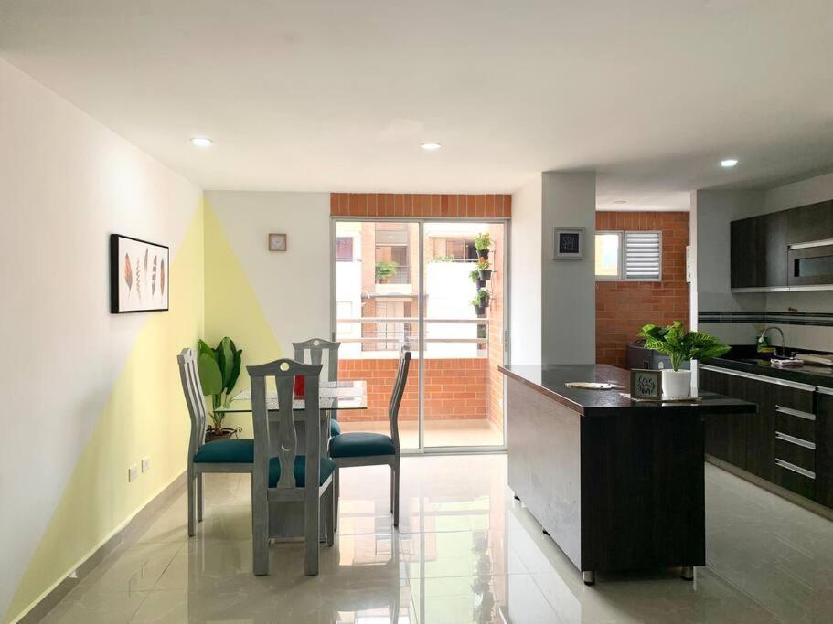 Large 3 Bedroom Near Poblado W Free Parking Medellín