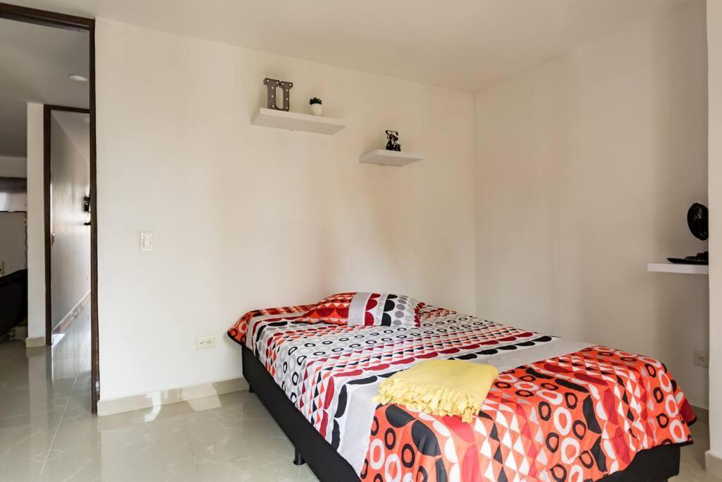 Apartamento Large 3 Bedroom Near Poblado W Free Parking *